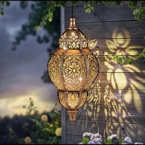 Elegant Bronze Outdoor Lantern